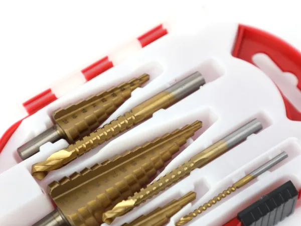 Conjunto de broca escalonada de 6 unidades e broca dente de serra