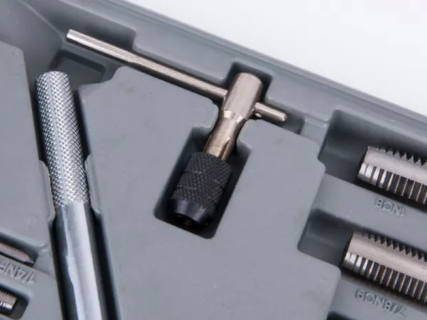 Conjunto métrico de torneira e matriz de 45 unidades