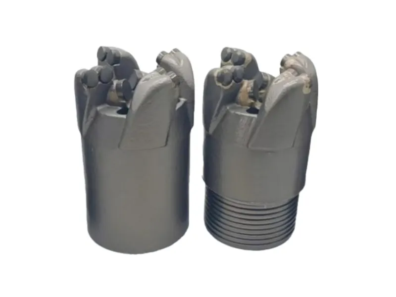 Broca espiral de quatro asas sem n&uacute;cleo